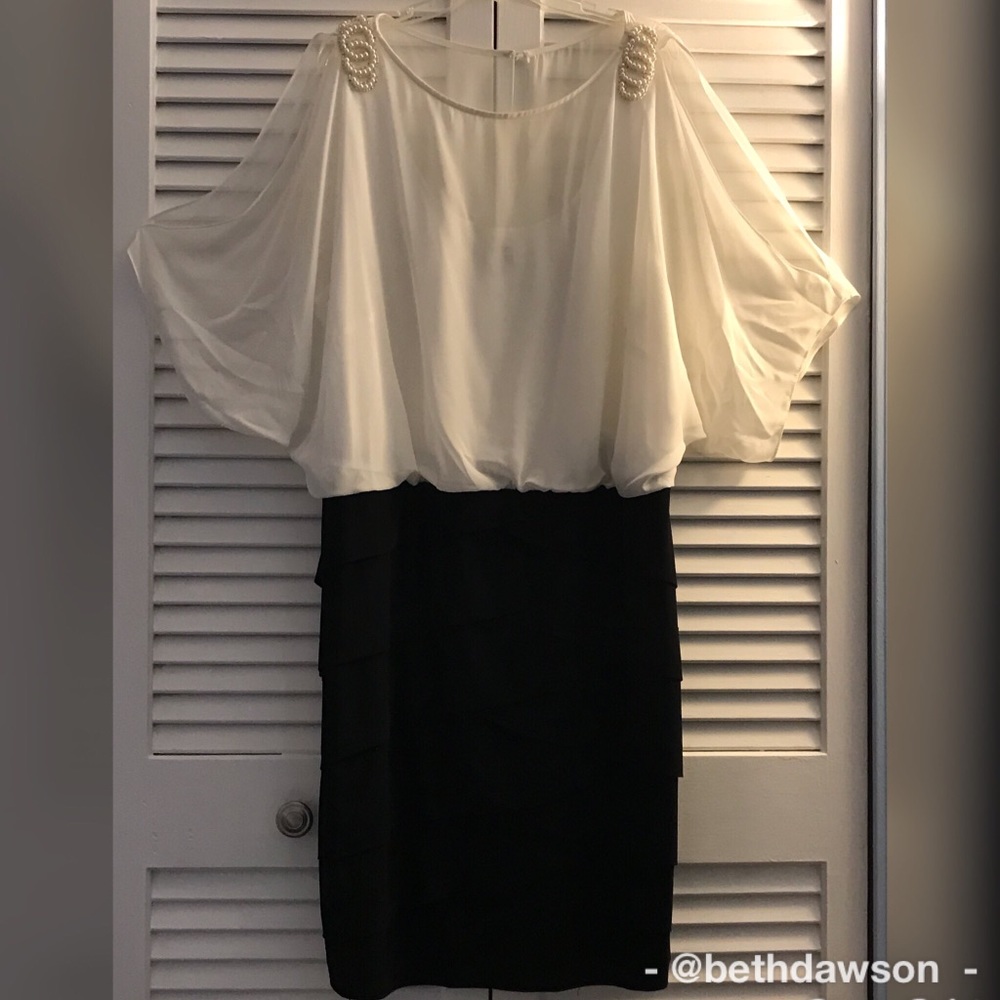 Ladies Semi-formal Dress w/Pearl Accents Sz 20W